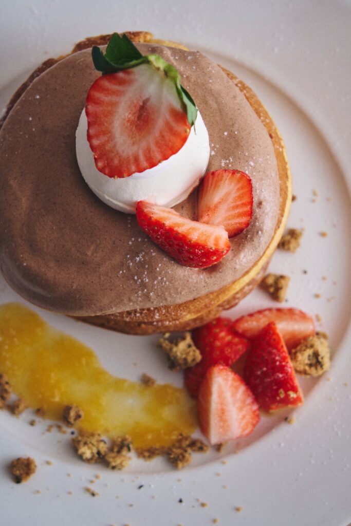 「いちごとアールグレイショコラのバレンタインパンケーキ」イメージ