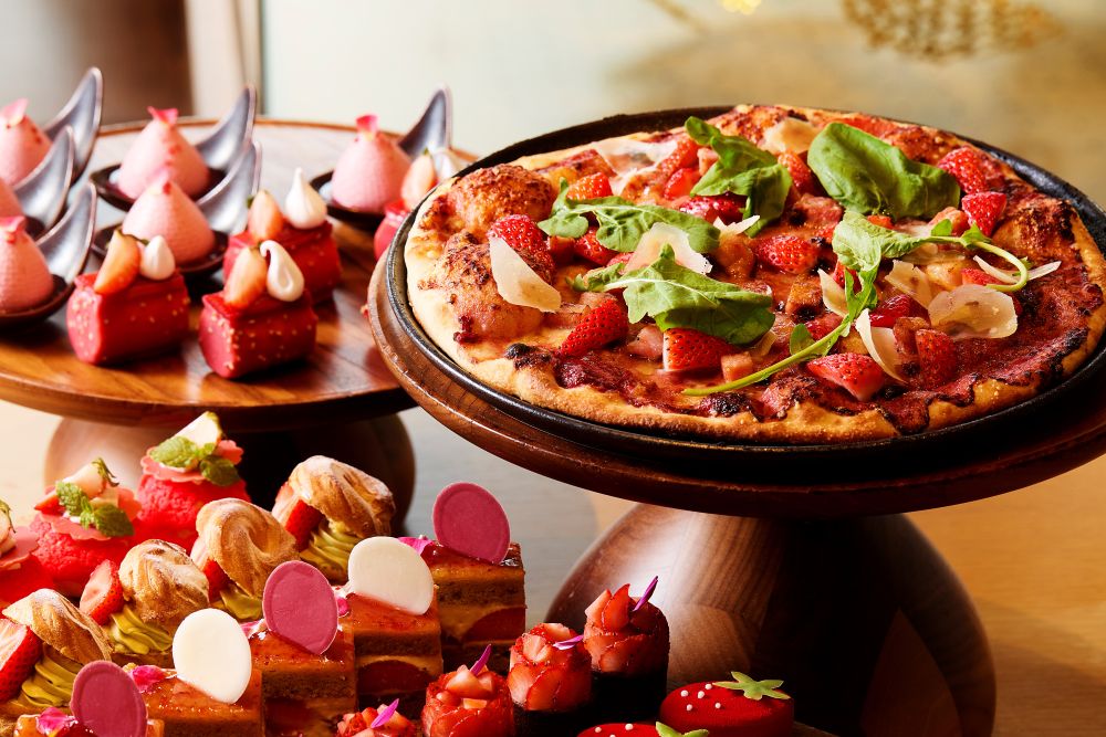 ストロベリーブッフェ「ストロベリー ジュエルズ」税込み6,958円（サービス料含む）