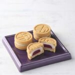 「新宿中村屋本店ボンナ」より販売される「できたてサンド月餅・木苺ミルク」税込み378円