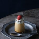 「ハヤセプリン」2個入り・税込み1,300円（本店のみ、イートインで単品・税込み550円から）