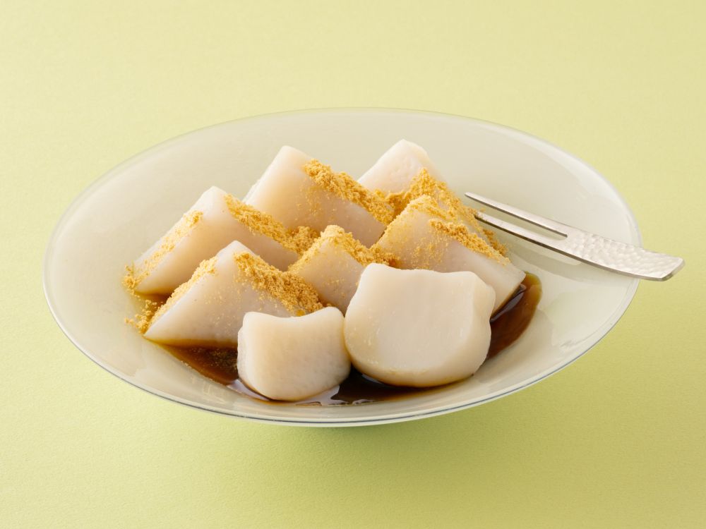 エキュート日暮里の「船橋屋」より販売される「親子猫カップくず餅」税込み570円