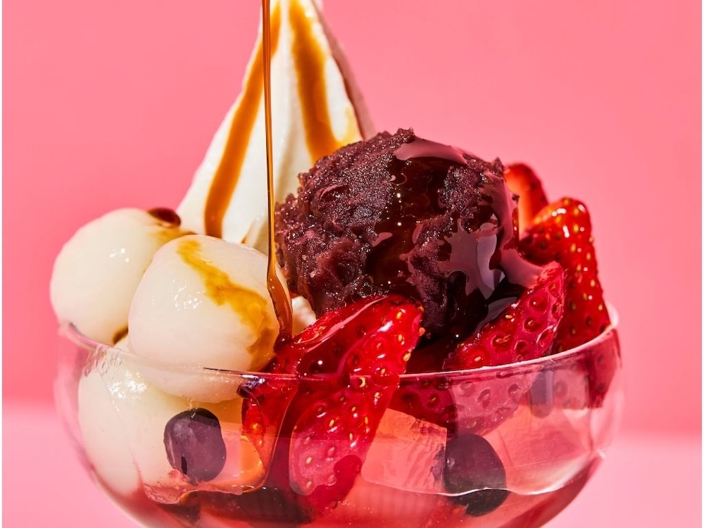 「苺と白玉のクリームあんみつ」単品・税込み1,298円〜