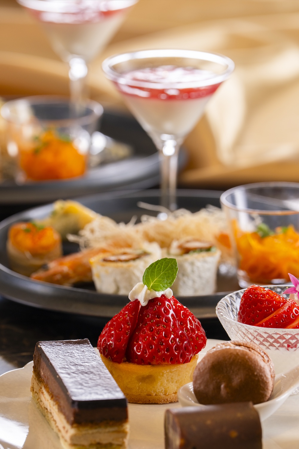 「苺とショコラのアフタヌーンティー」イメージ