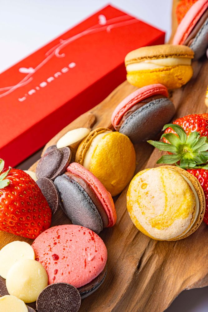 「レゾンス」より販売される「バレンタイン マカロンセット」5個入り・2,601円