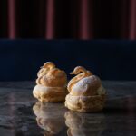 「ハヤセシュークリーム」2個・税込み1,900円（本店のみ、単品・税込み850円から）