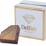 「デルレイ」の「ダイヤモンドショコラ（ストロベリー&レモンダイヤモンド）」918円