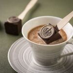 ミルクと合わせた濃厚ショコラ「ショコラショー＆ホットミルクセット」税込み900円