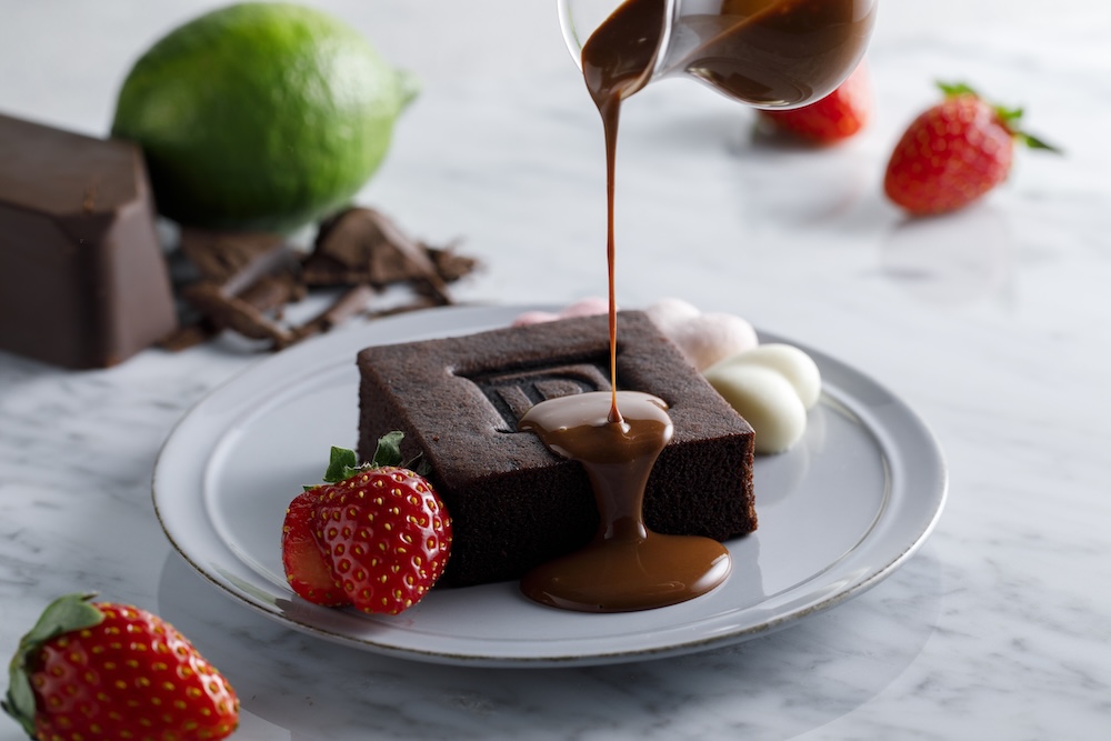 「プニーニ・コッタ 〈ベリー＆ライムショコラ〉」単品・税込み700円〜