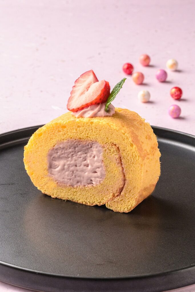 「いちごのロールケーキ」税込み1,000円（サービス料含む）
