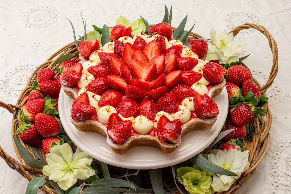 新作「金平糖型 佐賀県産“いちごさん”フレジエのタルト」イメージ