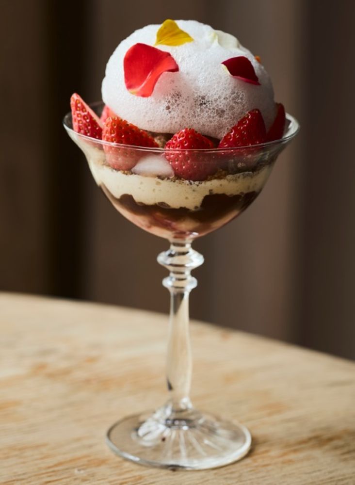 「カカオといちごのパフェ」ドリンク付き・3,800円