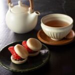 「露庵温味」にて販売する「苺の最中」税込み1,500円