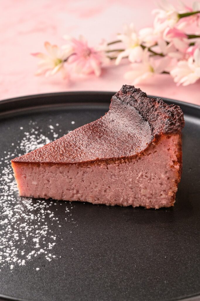 「いちごのバスクチーズケーキ」税込み800円