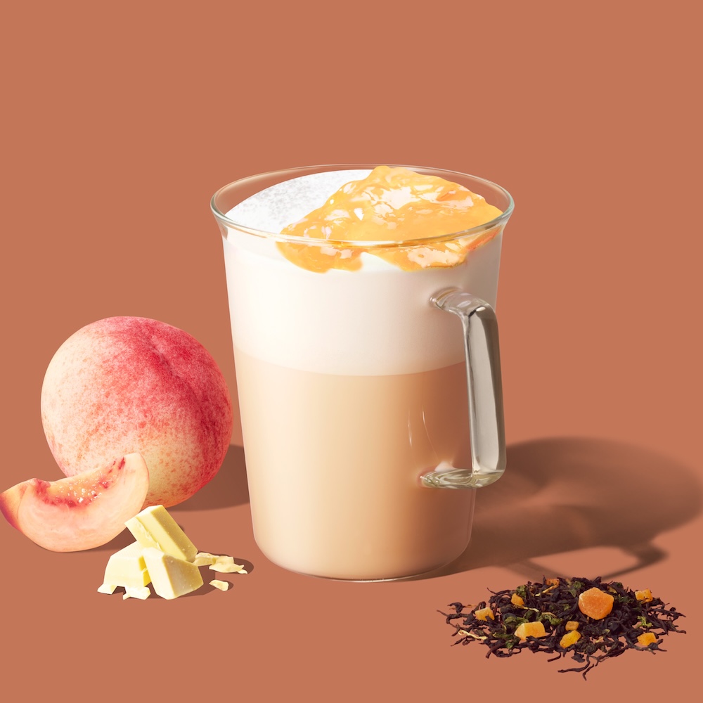 「ホワイト ピーチ & ジョイフルメドレー ムース ティー ラテ（ホット）」イメージ