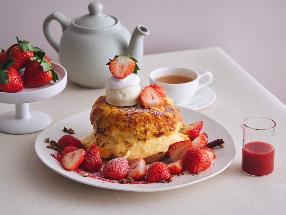 「ごろごろ“あすかルビー”いちごとたっぷり焦がしブリュレのパンケーキ いちごソース」税込み2,640円