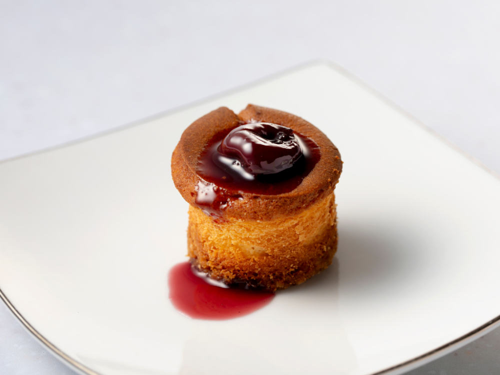 「Very Berry! 苺とSAKURAでときめく 春のアフタヌーンティー」イメージ