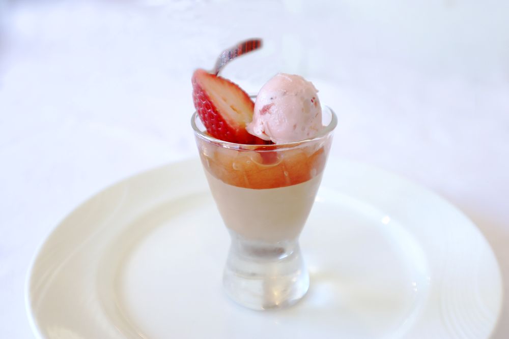 「苺のデクリネゾン」イメージ