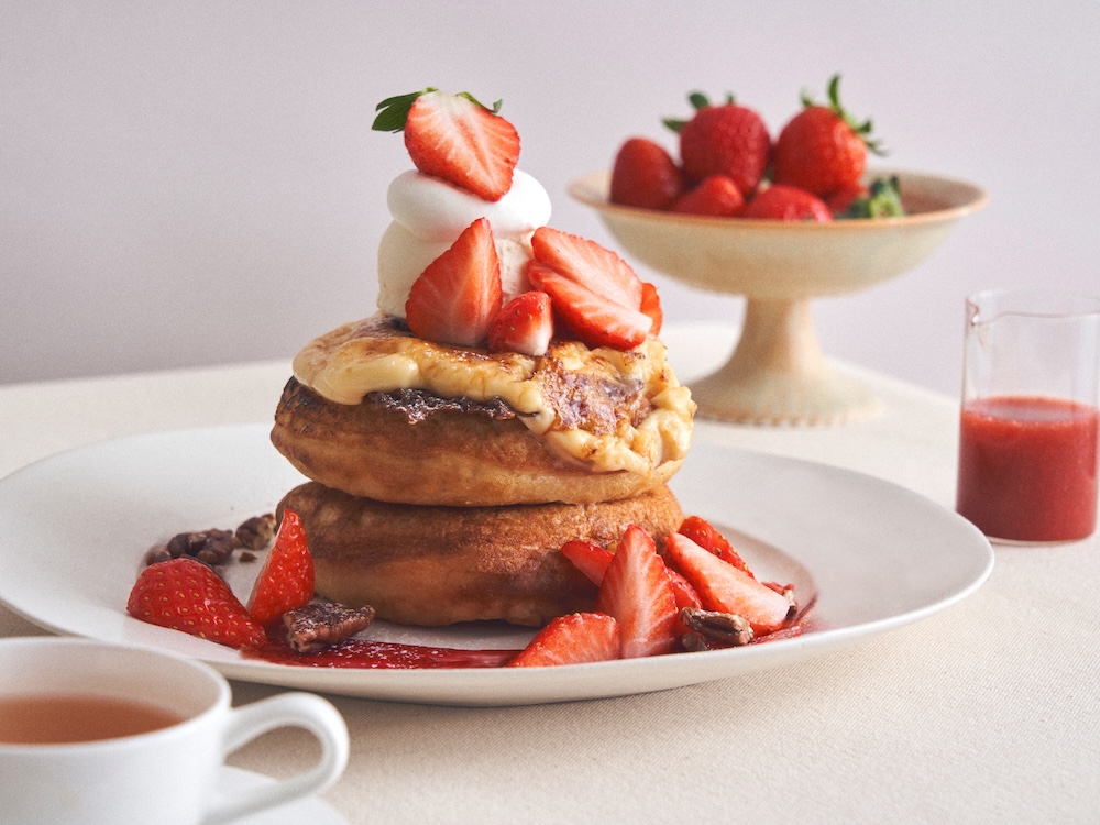 「“あすかルビー”いちごと焦がしブリュレのパンケーキ いちごソース」税込み1,760円