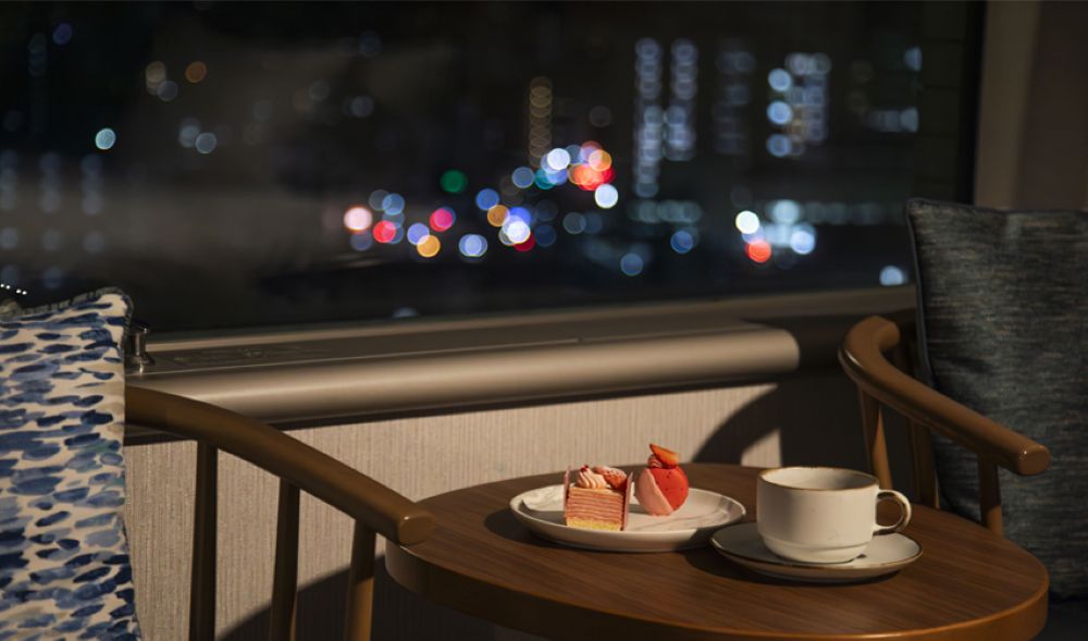 「色めく季節の贈り物 ウェルカムスイーツ付き宿泊プラン」1室2名・税込み5,801円～（別途サービス料）