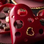 「ビジューハート」Sサイズ・税込み1,450円、Lサイズ・税込み8,400円