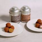 「コーヒートリュフ缶」各・税込み1,500円（Light Roast / Dark Roast）