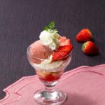 「プチストロベリーパフェ」単品・ 税込み825円〜