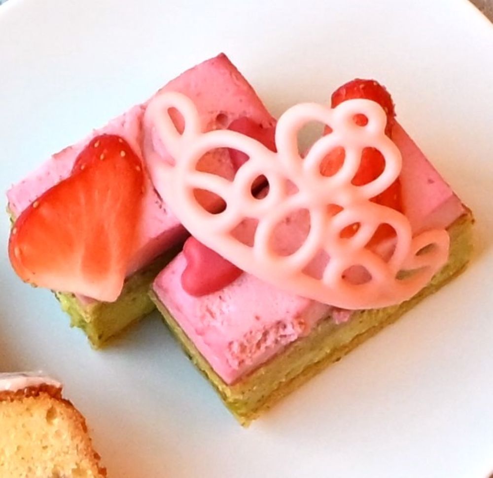 「ガトー・ド・ボワ × ノボテル奈良 いちご香る プレミアム アフタヌーンティー」イメージ