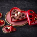 「ビジューハート」Sサイズ・税込み1,450円、Lサイズ・税込み8,400円