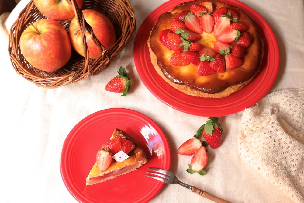 「佐賀県産”いちごさん”とマスカルポーネチーズ アップルパイ」イメージ