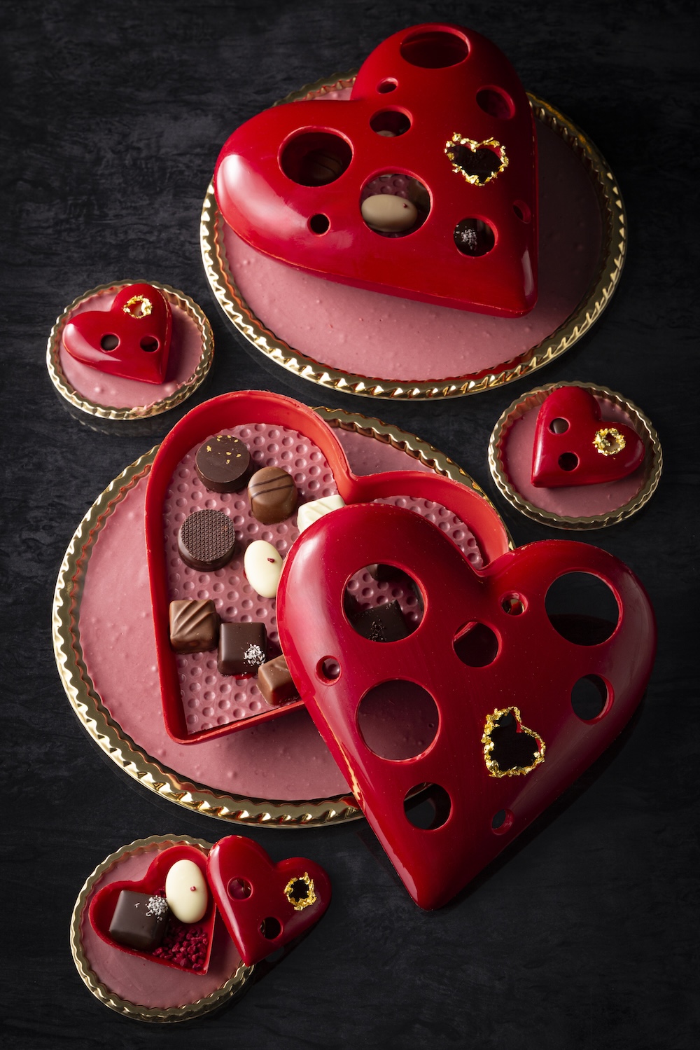 「ビジューハート」Sサイズ・税込み1,450円、Lサイズ・税込み8,400円