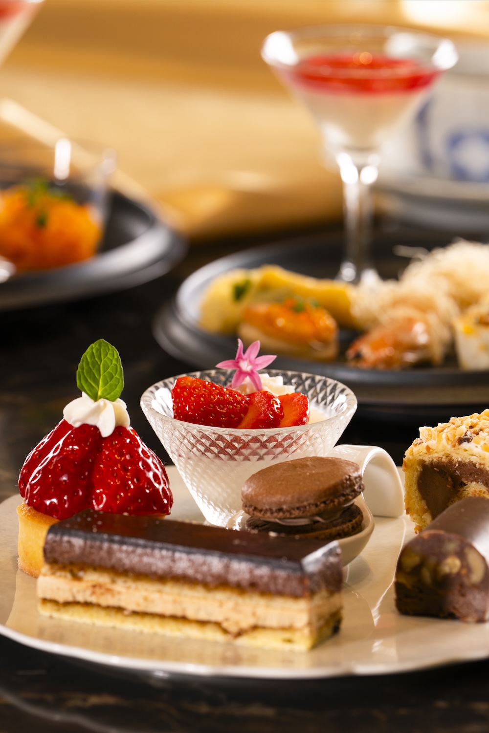 「苺とショコラのアフタヌーンティー」イメージ