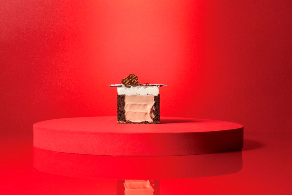 「とろけるチョコレートクリームのケーキ」イートイン・税込み1,177円、テイクアウト・税込み939円