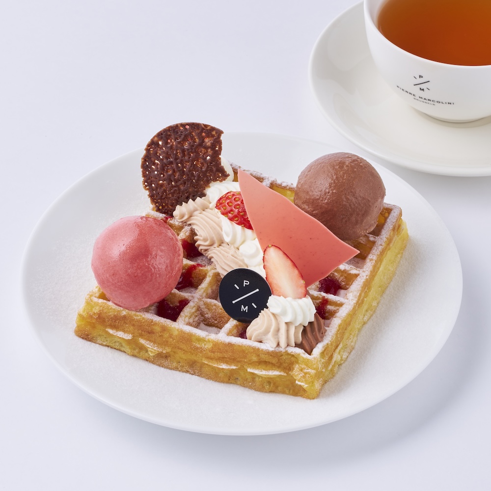 コレド室町テラス店、ミナモア広島店、福岡岩田屋店、ワン・フクオカ・ビルディング店で販売される「ワッフル ア ラ ミニュット フレーズ & ショコラ」税込み1,430円