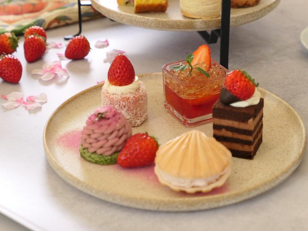 「いちごと桜のアフタヌーンティー」イメージ