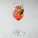 オプションメニューの「ストロベリーモヒート」税込み600円（サービス料含む）