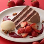 「苺のショコラショートケーキ　バニラアイス添え」税込み1,540円