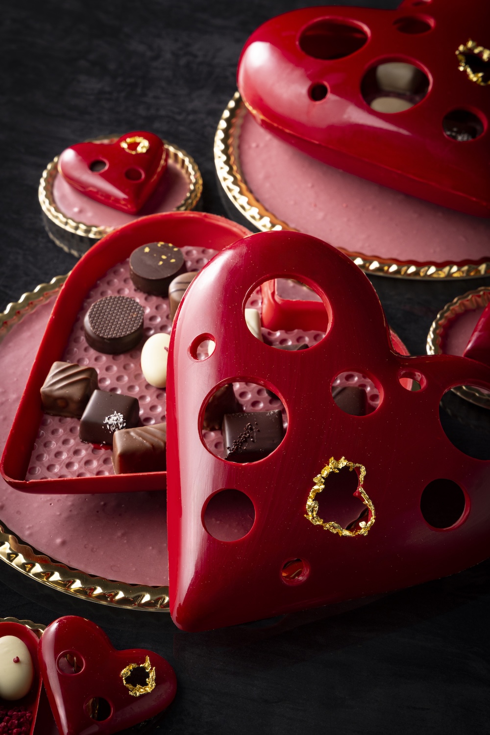 「ビジューハート」Sサイズ・税込み1,450円、Lサイズ・税込み8,400円