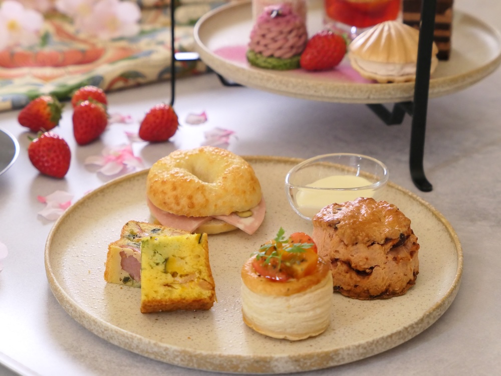 「いちごと桜のアフタヌーンティー」イメージ
