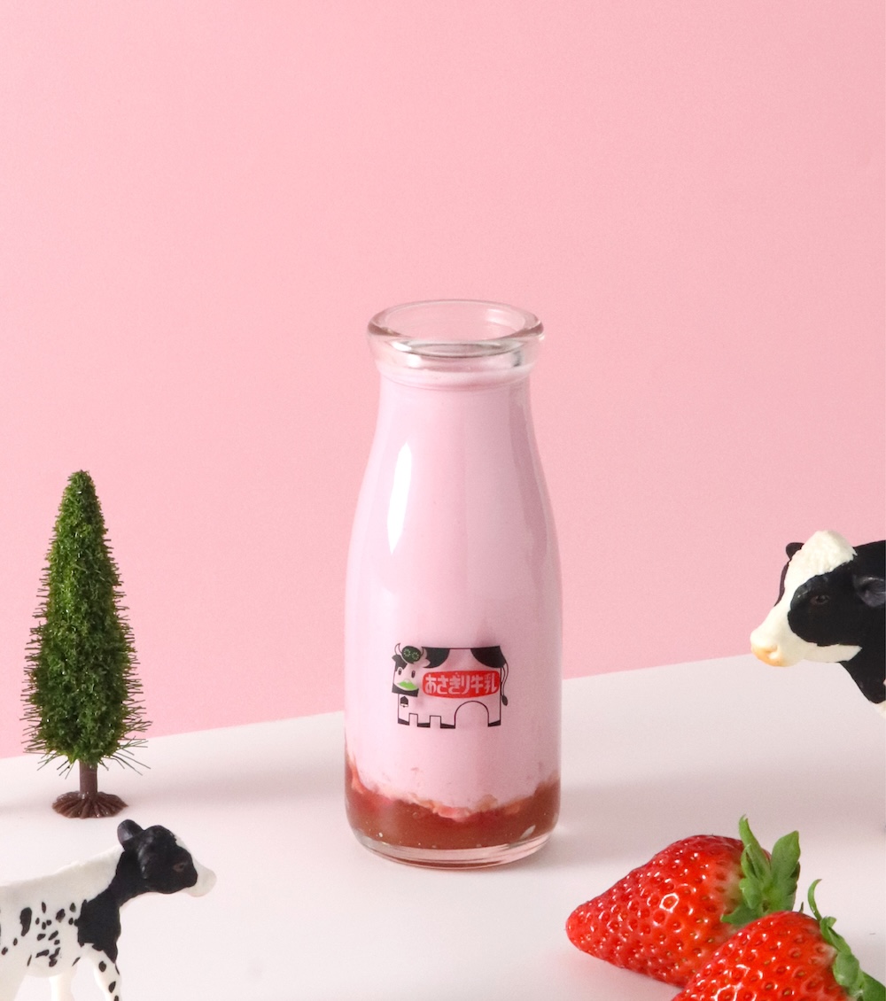 阪神梅田本店限定「あさぎり牛乳 いちごミルク」税込み378円