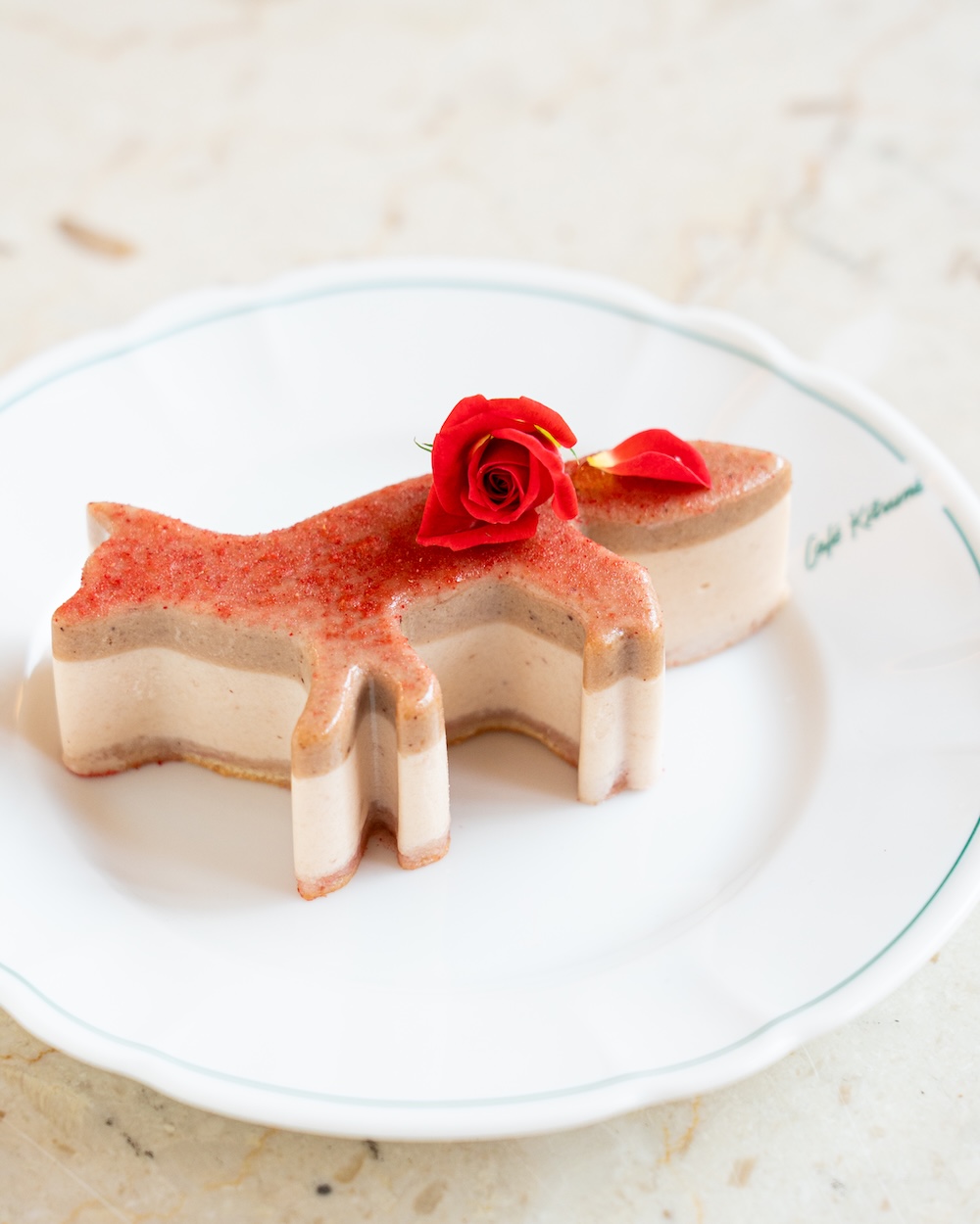 「Cake Kitsuné Strawberry & Nuts - ストロベリー＆ナッツ　キツネケーキ」税込み900円