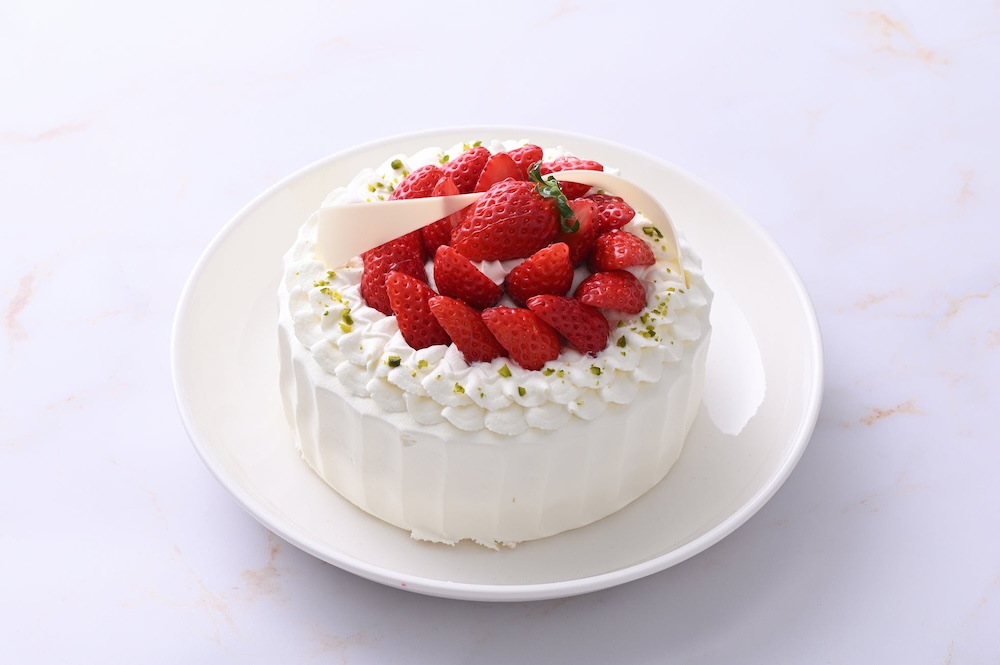 2月下旬まで販売される「クイーンストロベリーデコレーションショート　5号」税込み9,180円