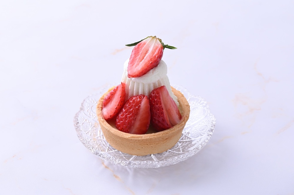 1月27日まで販売される「クイーンストロベリータルトフラン」税込み1,188円