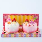 2月15日〜3月3日に販売される「桃の節句 ちいさなひなかざり」2個入り・税込み2,080円