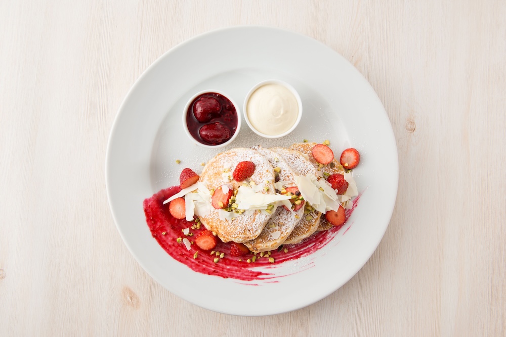 「ベリーホワイトチョコパンケーキ」税込み2,200円