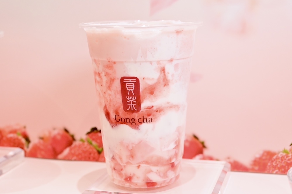 「いちご杏仁 ジェラッティー」Mサイズ・700円