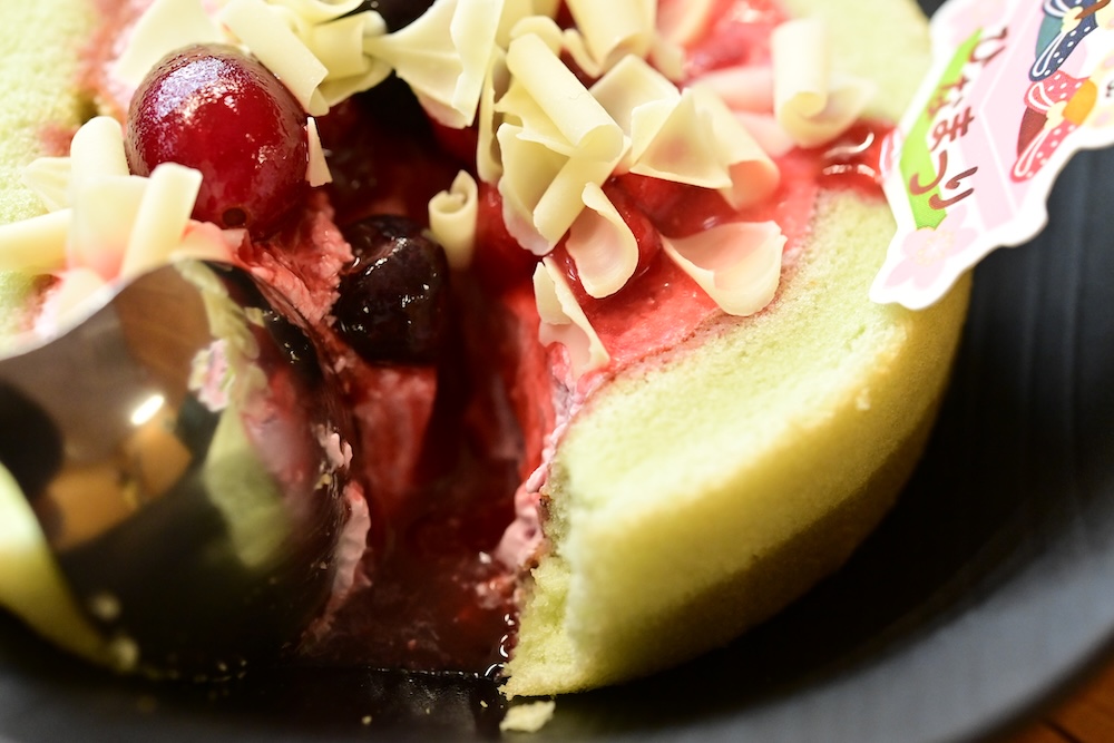 「春色ひなロール」380円