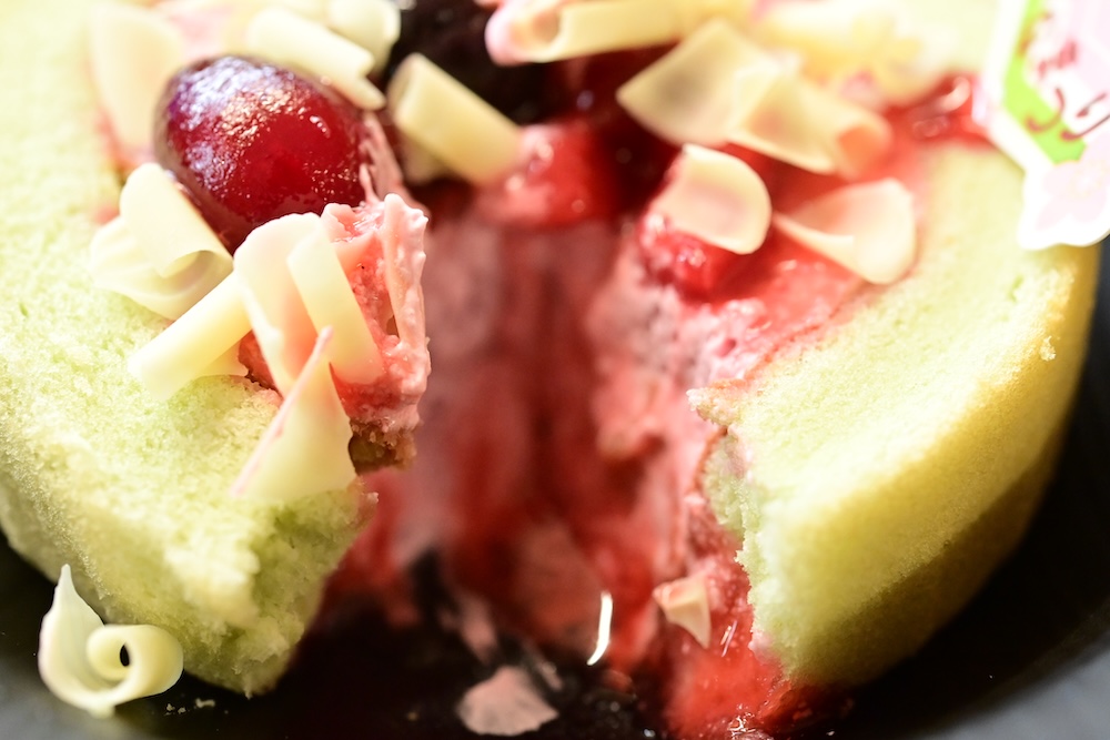 「春色ひなロール」380円