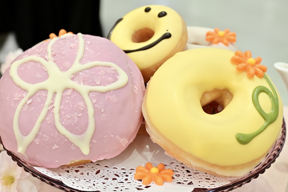 「Happy flowers」ドーナツ2種のイメージ