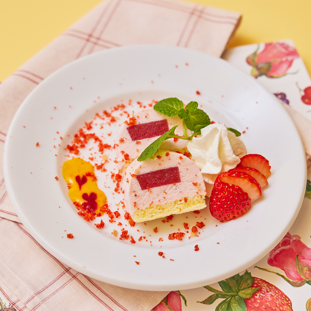 「Café & Rotisserie LA COCORICO」の「苺のレアチーズ」税込み880円