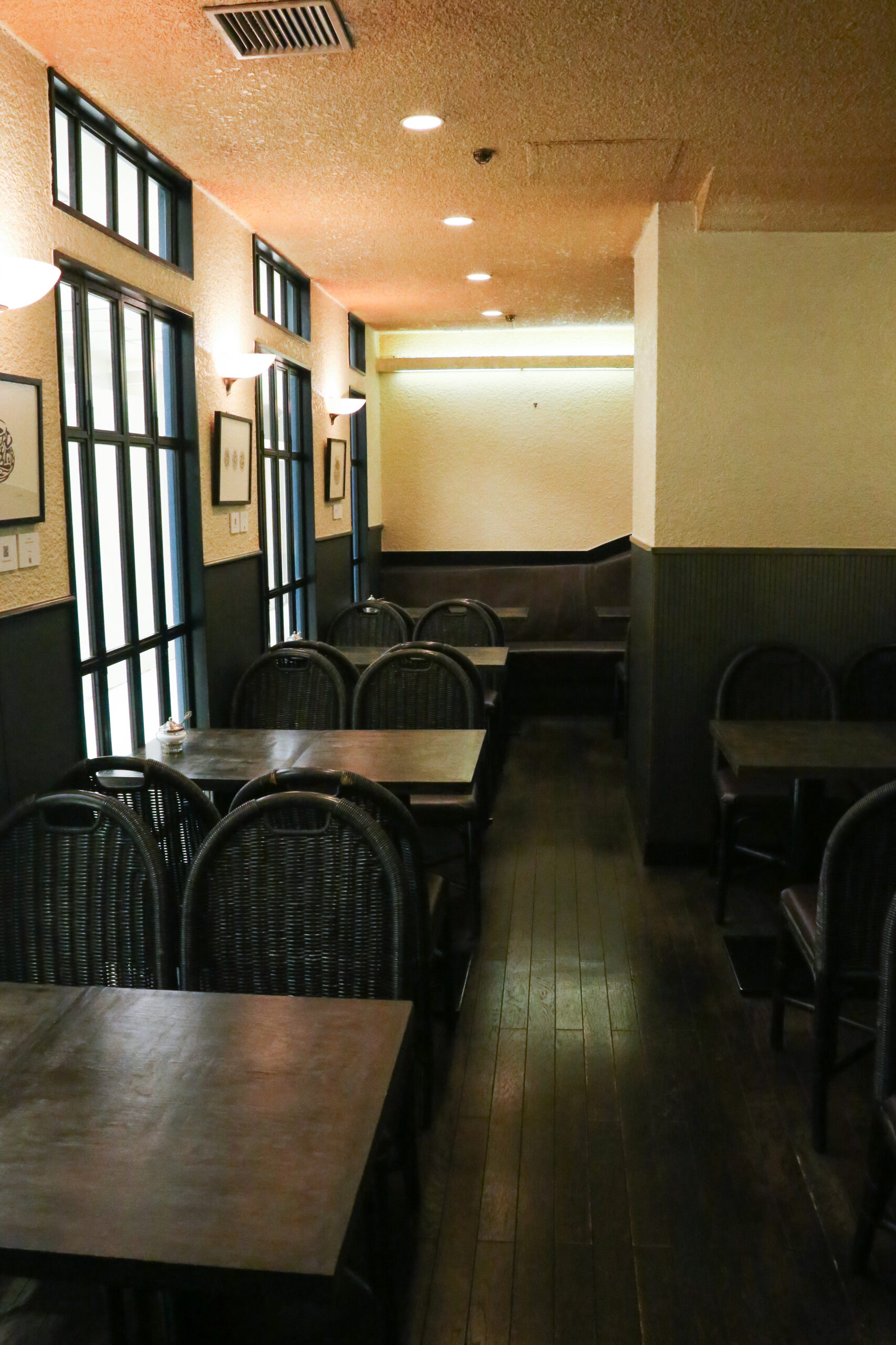 「喫茶 ブリッヂ」非喫煙者向け席のイメージ